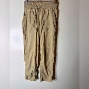 Lululemon Beyond the Studio Crop Khaki Tan Trench yoga athleisure Women's Size 4